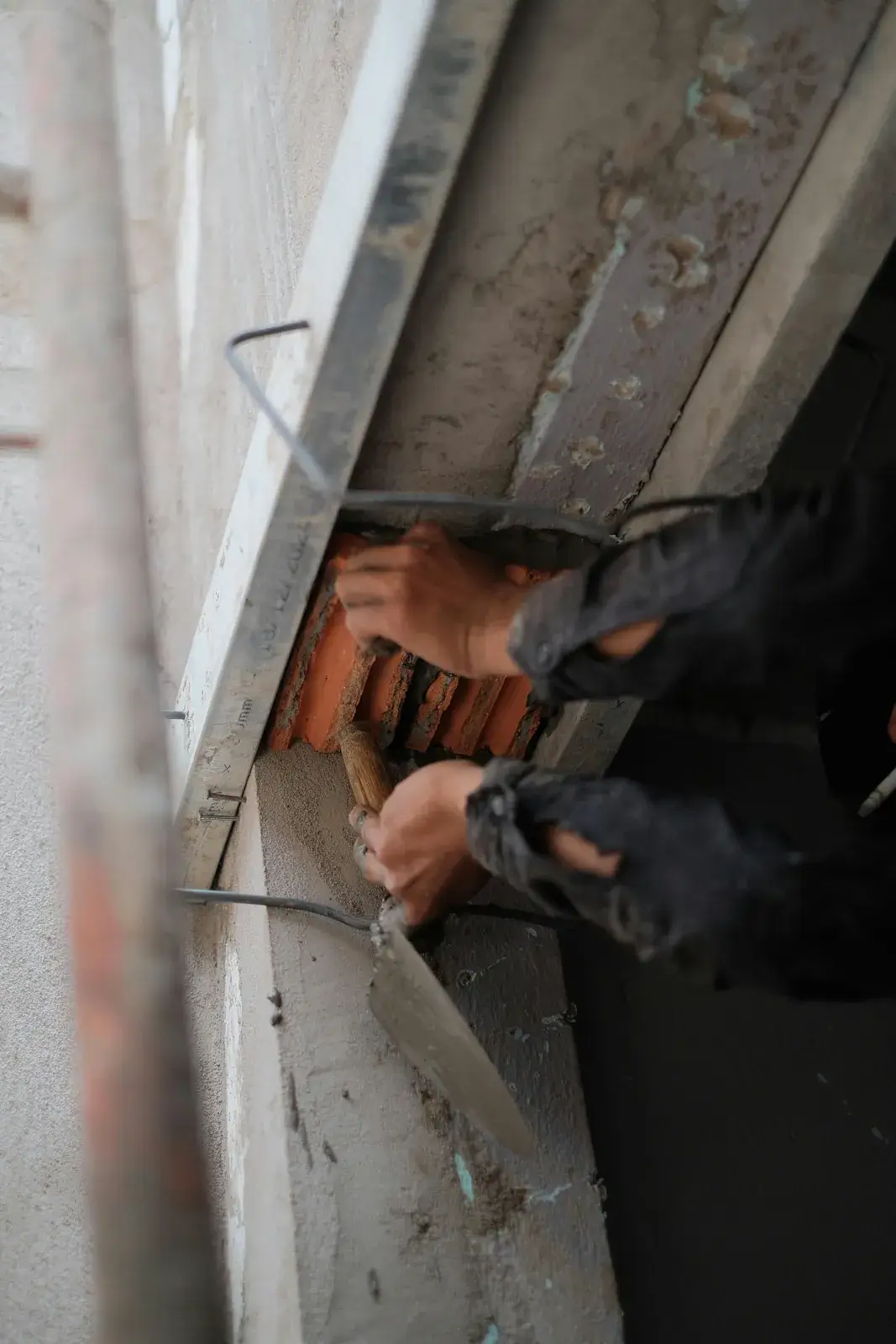 Façadier préparant les travaux de ravalement